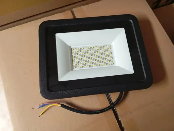 پروژکتور 50 وات پارسه شید مدل ژوپیتر | IP65 - رنگ نور مهتابی - Image 4