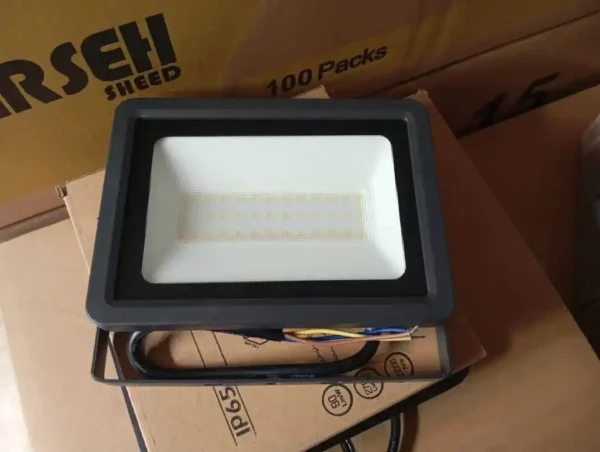 پروژکتور 30 وات پارسه شید مدل ژوپیتر | IP65 رنگ نور مهتابی - Image 4