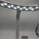 چراغ مطالعه شارژی مدل Q21-6 به همراه ساعت دیجیتال