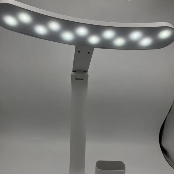 چراغ مطالعه شارژی مدل Q21-6 به همراه ساعت دیجیتال