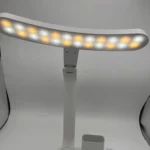 چراغ مطالعه شارژی مدل Q21-6 به همراه ساعت دیجیتال