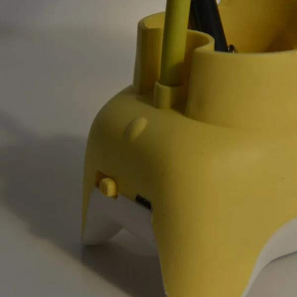 چراغ مطالعه مدل شارژی کد YX801 طرح خوک