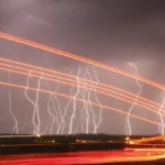 بررسی میزان رسانایی الکتریکی و گرمایی هوای موجود در جو زمین